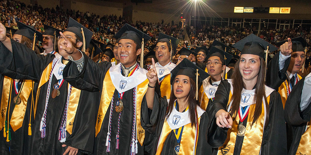 Graduating GISD students